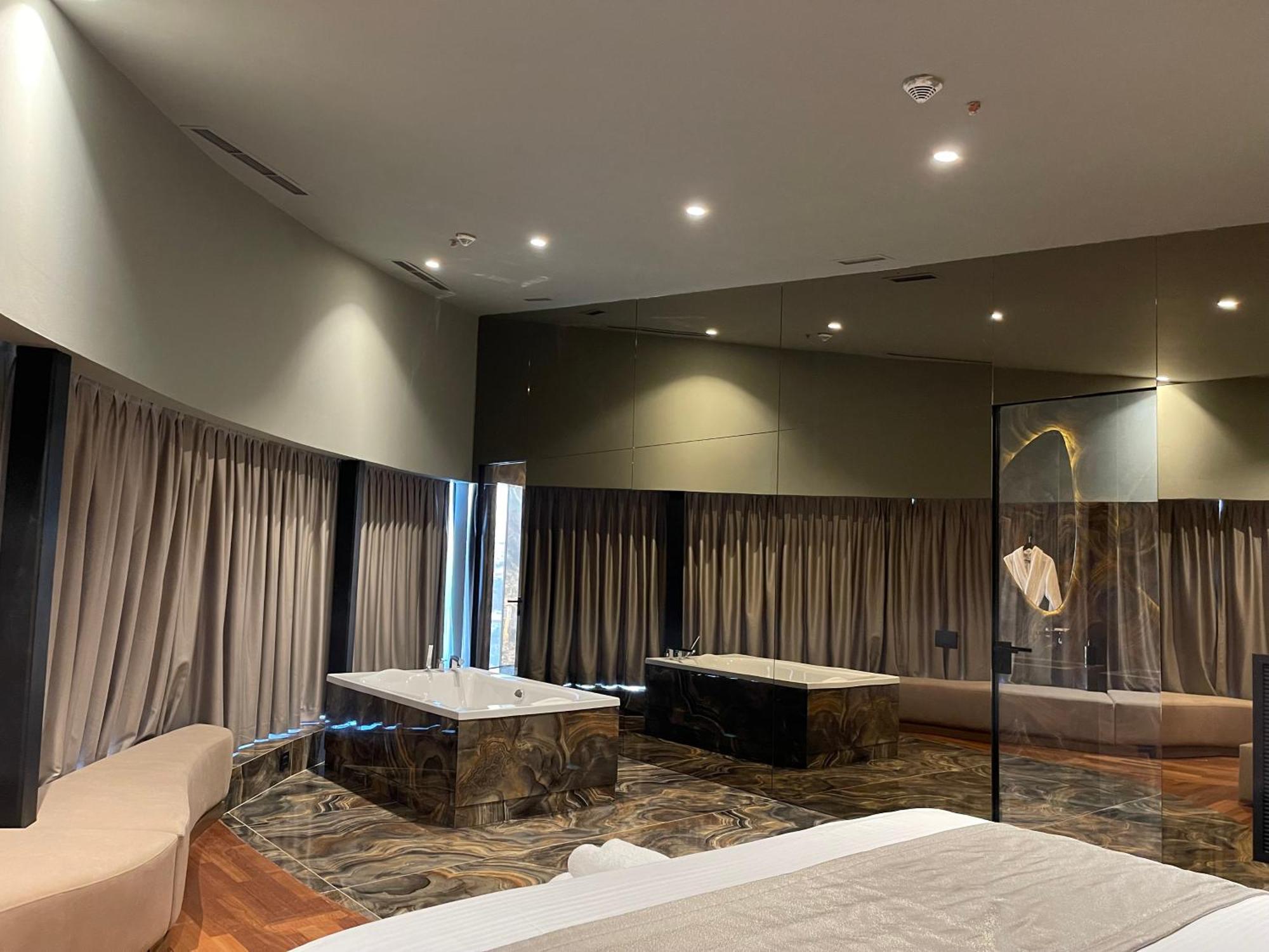 Arka Art Hotel Kashari المظهر الخارجي الصورة A suite at the hotel