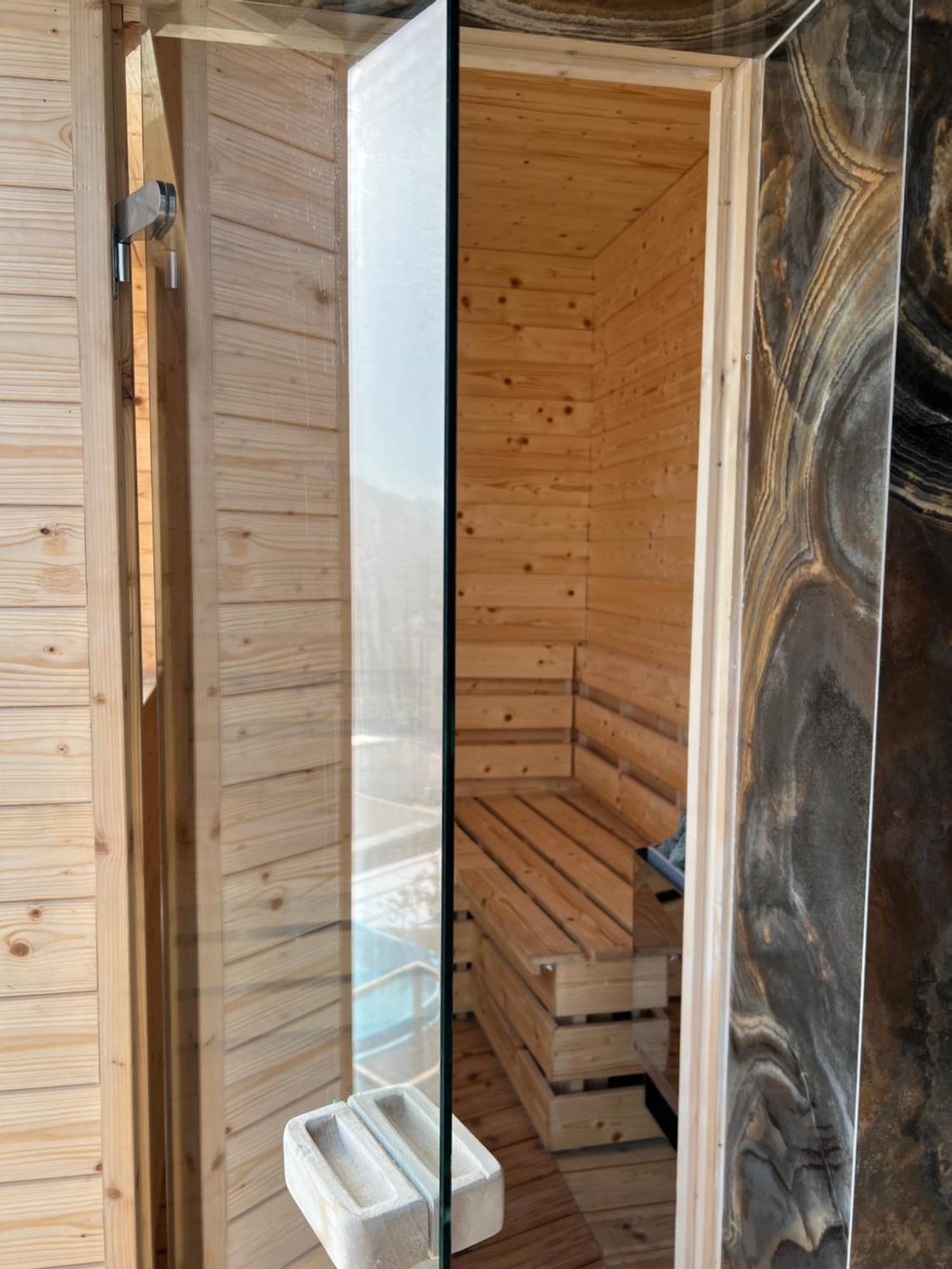 Arka Art Hotel Kashari المظهر الخارجي الصورة A modern Finnish sauna