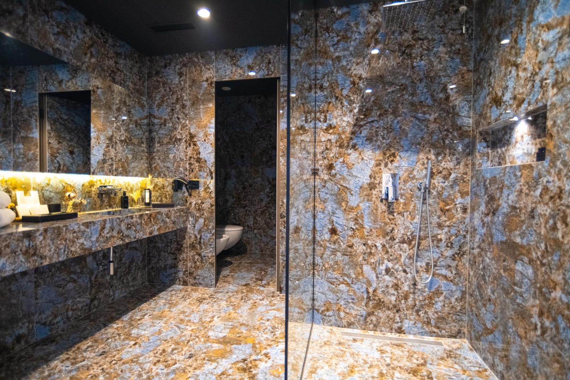 Arka Art Hotel Kashari المظهر الخارجي الصورة Bathroom in the hotel